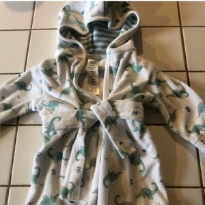 Baby hooded dinosaur bath robe 0-9 mo in perfect condition